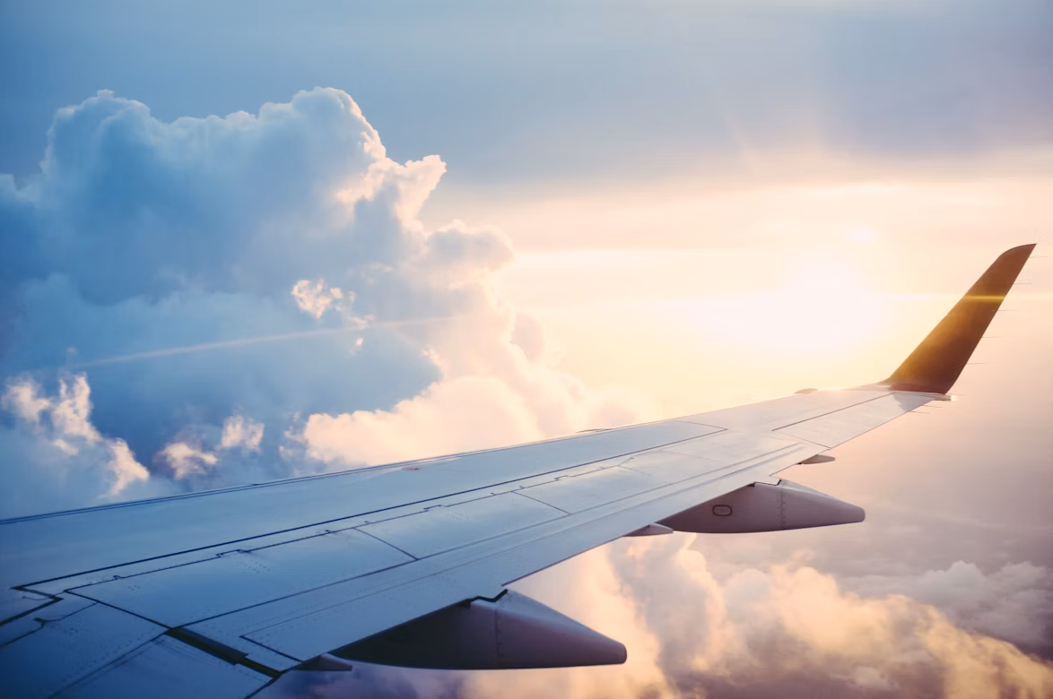 16 Must-Have Travel Tech for Summer Vacations